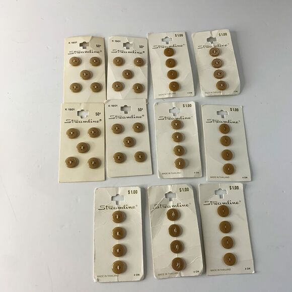 Vintage Sewing Buttons Carded Lot La Petite Streamline Costumakers Le Chic - Picture 6 of 7